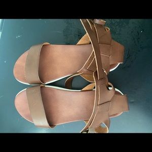 MIA Sandals size 8 NWOT